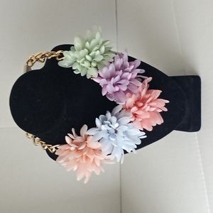 Costume Jewelry Beaded Floral Necklace